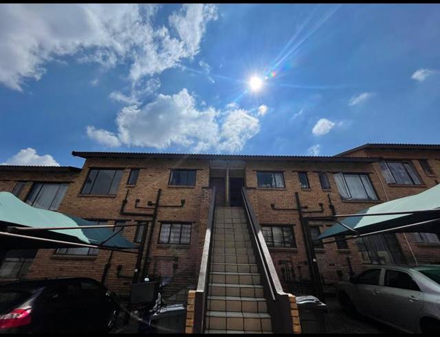 2 BEDROOM APARTMENT FOR SALE IN MEREDALE